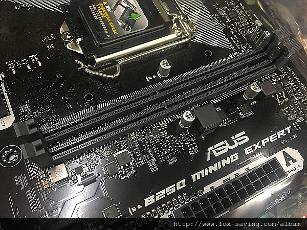 挖礦專科ASUS B250 mining Expert 一次可搭19 張顯示卡#比特幣(129483