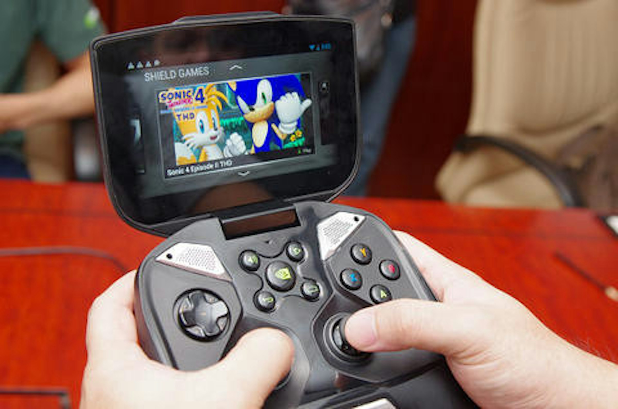 是傳聞 Google 將投入包括遊戲機、智慧錶等多種週邊的開發這篇文章的首圖