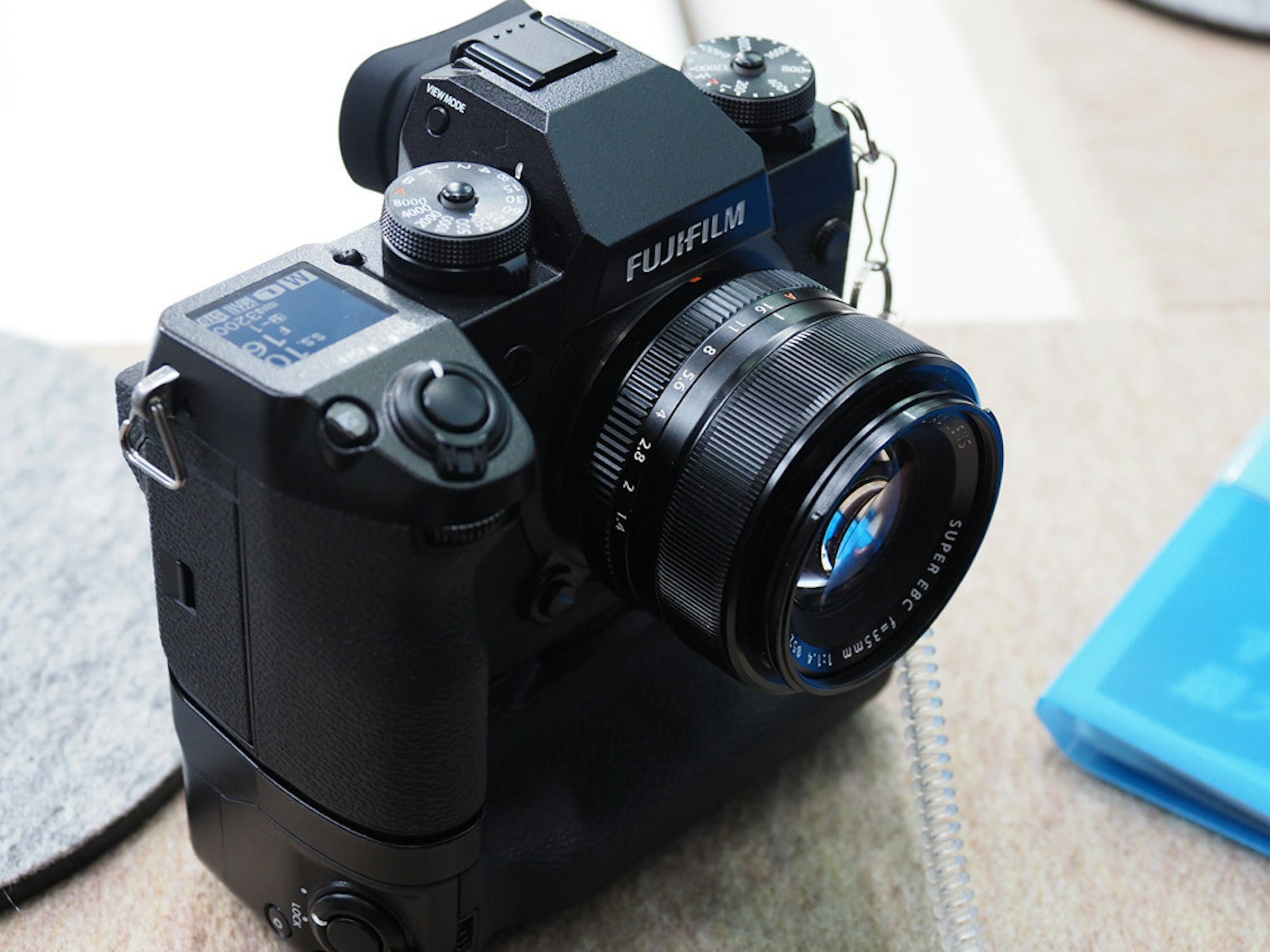 是CP+ 2018 ：品牌首度搭載機身五軸防手振但同時體積也更龐大的 Fujifilm X-H1這篇文章的第1圖