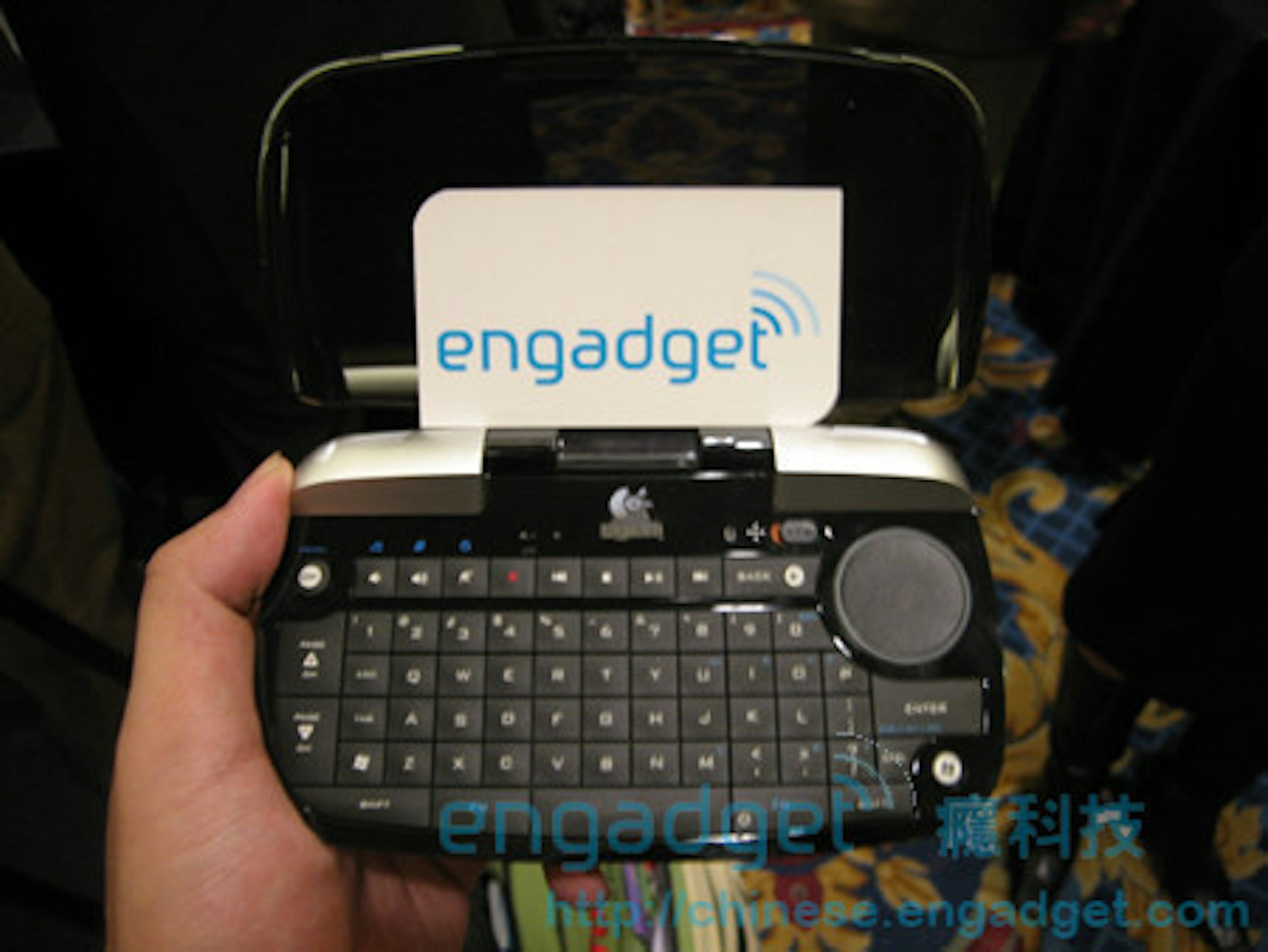 是Logitech diNovo Mini 在CES展中現身這篇文章的首圖
