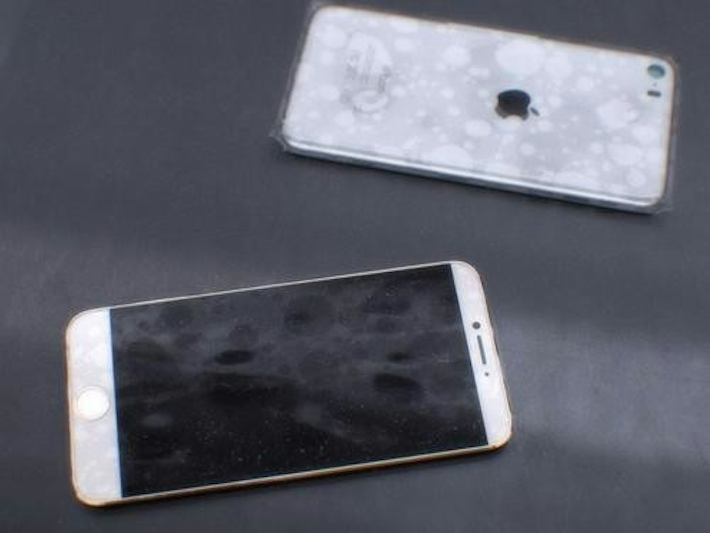 是疑似 iPhone 6 外殼元件流出，設計上與 iPad 家族更為貼近…這篇文章的首圖