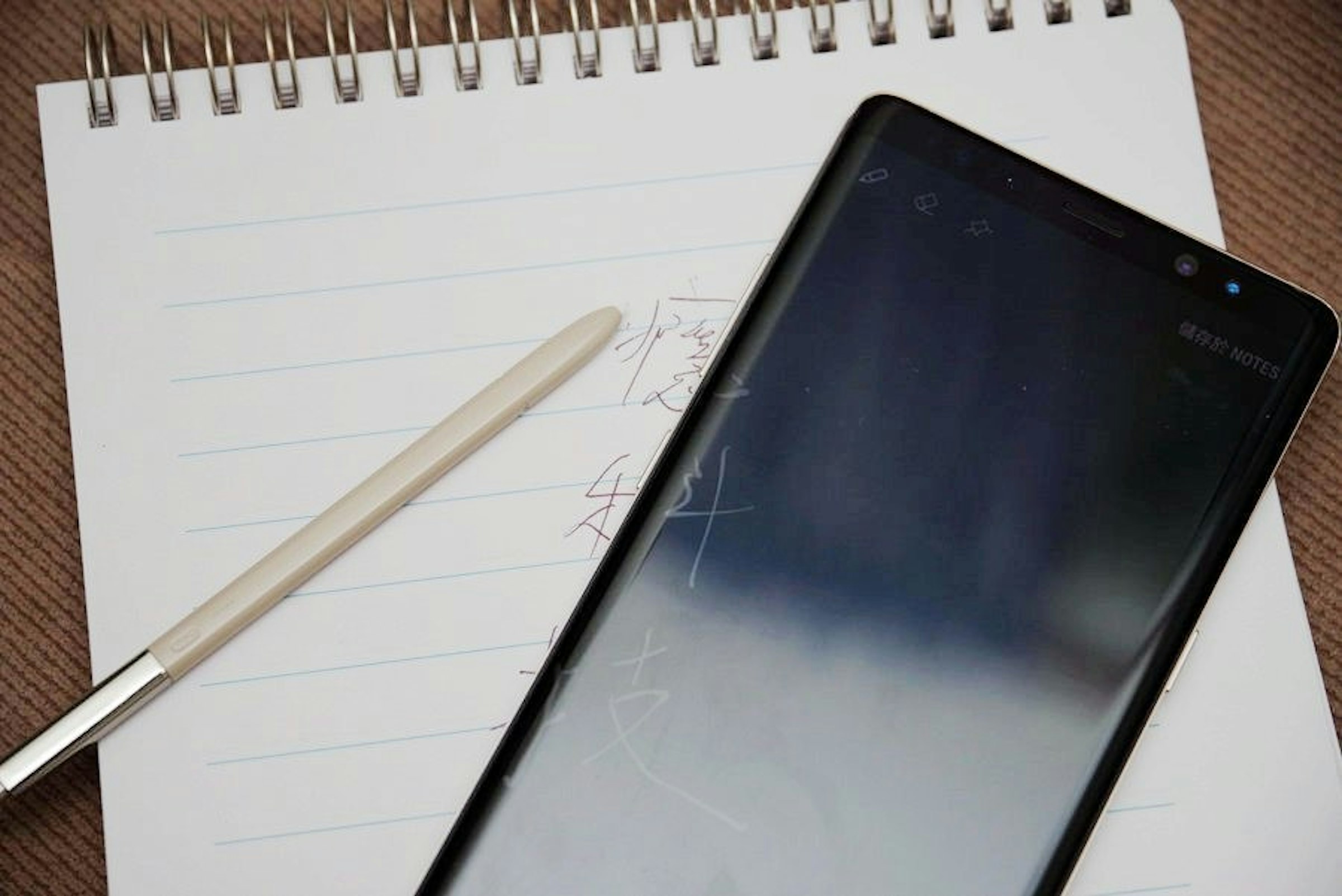 是S Pen 帶著雙相機一同歸來，三星 Galaxy Note 8 星燦金動手玩這篇文章的首圖