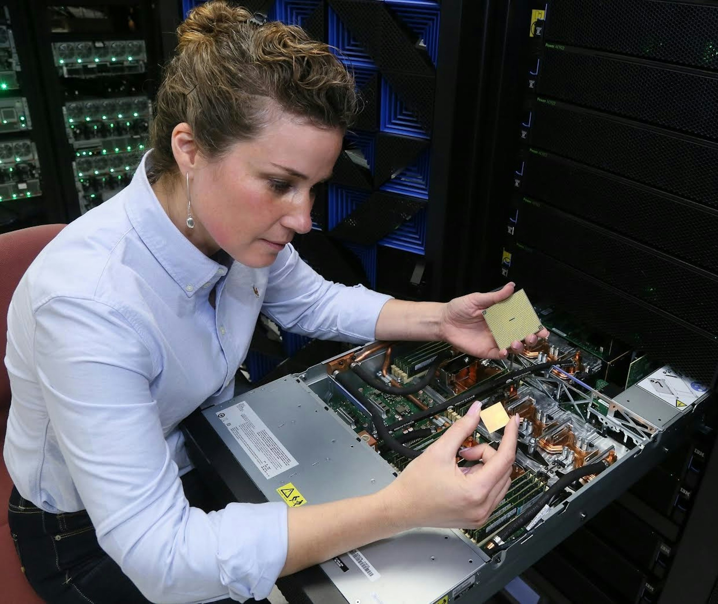 是為伺服器、大型主機與儲存提供關鍵動力， IBM Power9 處理器強化深度學習效能這篇文章的首圖