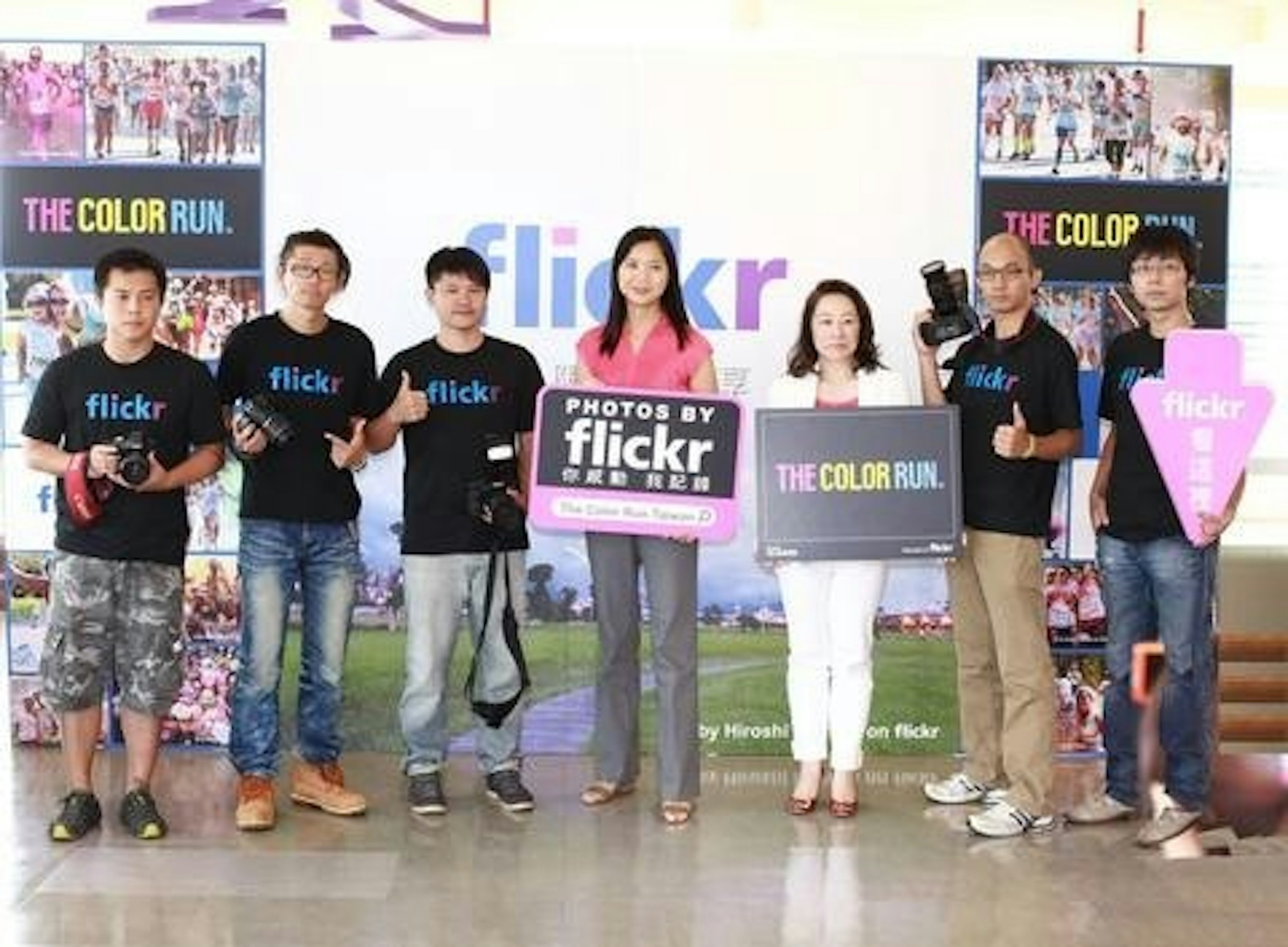 是Flickr 官方攝影團隊正式成軍，首場活動將參與 The Color Run 這篇文章的首圖