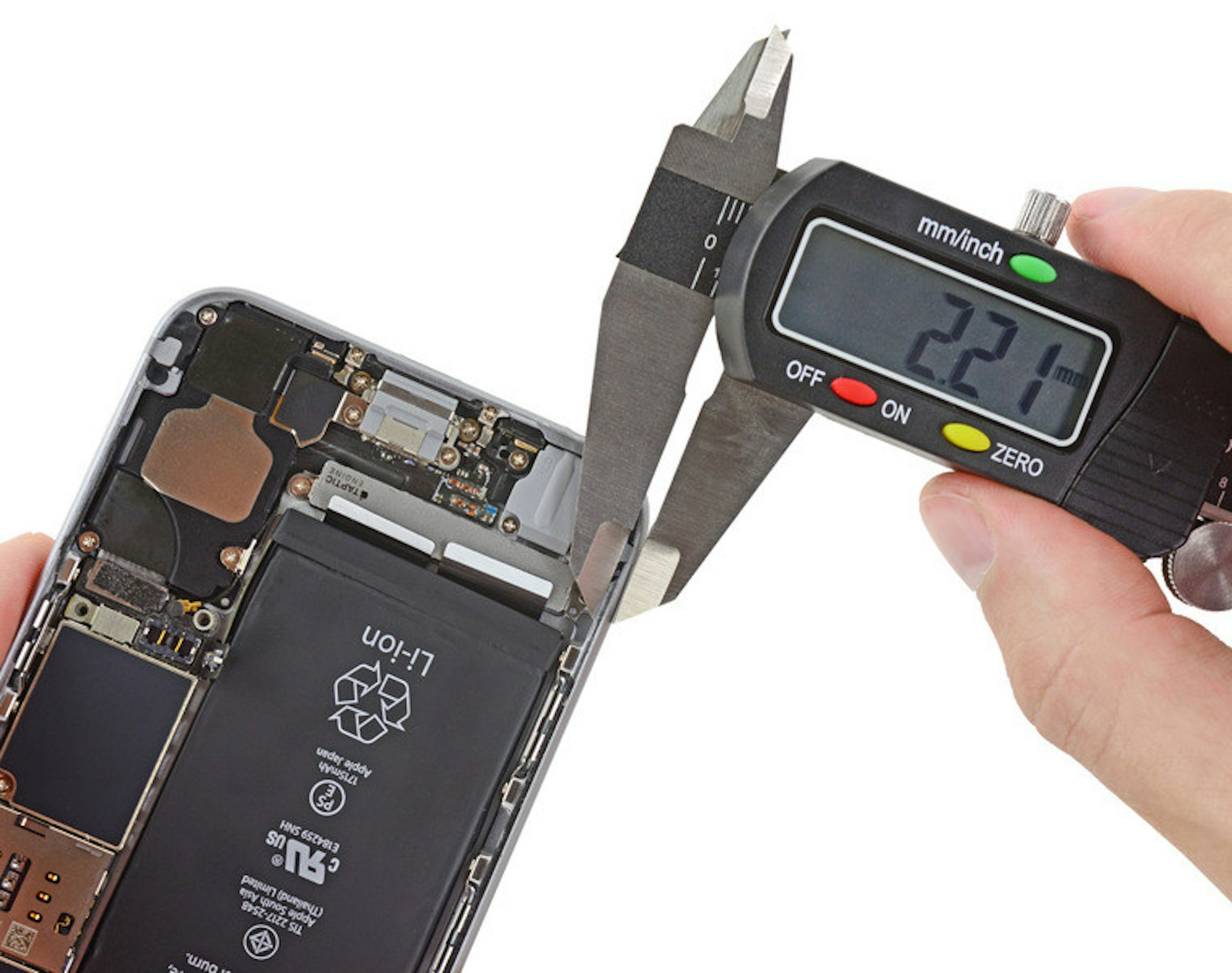 是iPhone 6S 真的防水？拆解專家找到真正答案！ [影片]這篇文章的第1圖