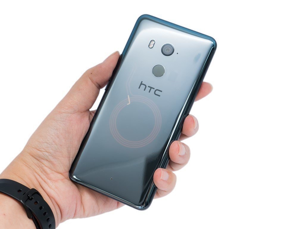 是全螢幕 HTC 機皇 U11+ 現身！新機動手玩！多圖注意 (U11 Plus Quick Review)這篇文章的首圖
