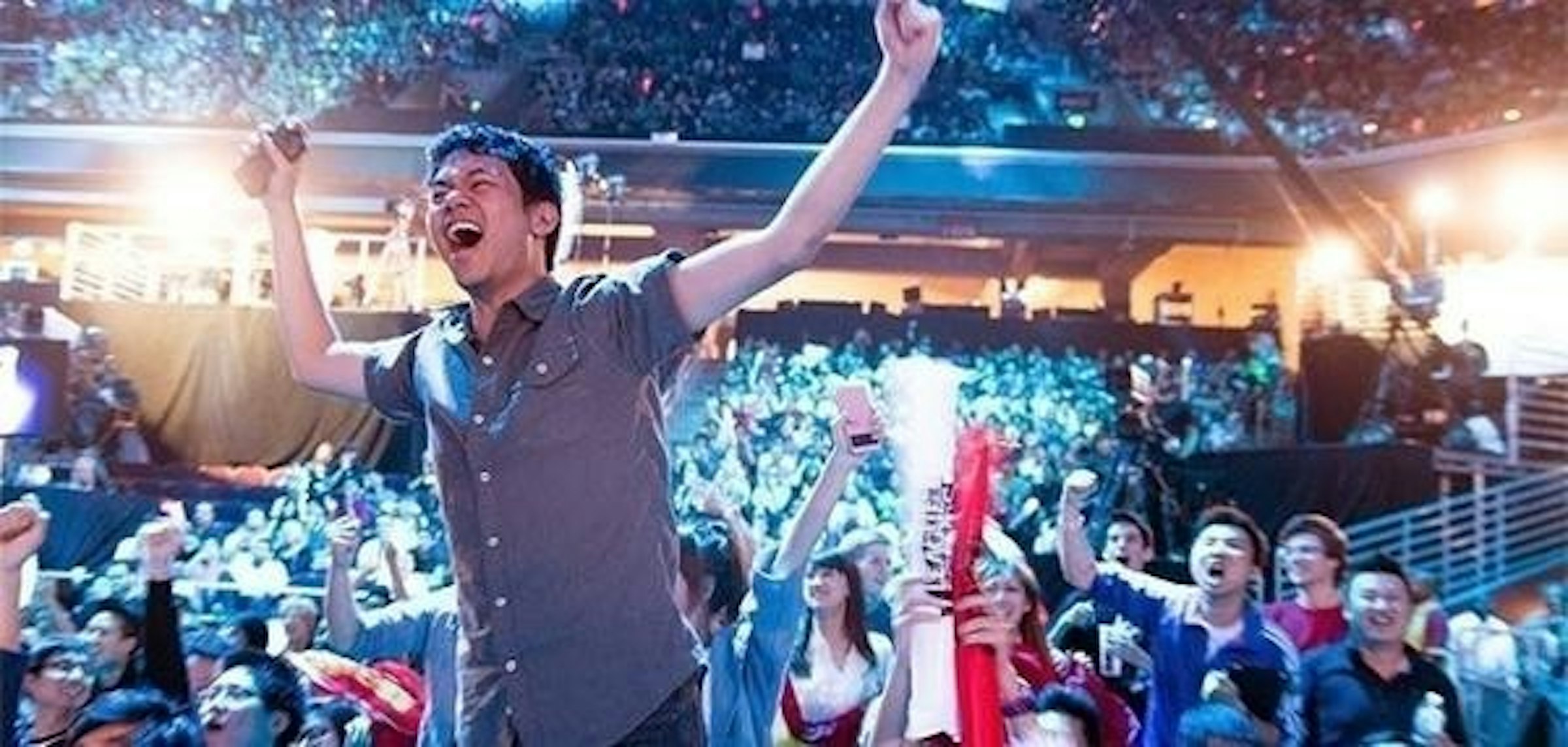 是為什麼電競比賽 選手都要帶三副耳機以上 原因在於隔音這篇文章的首圖