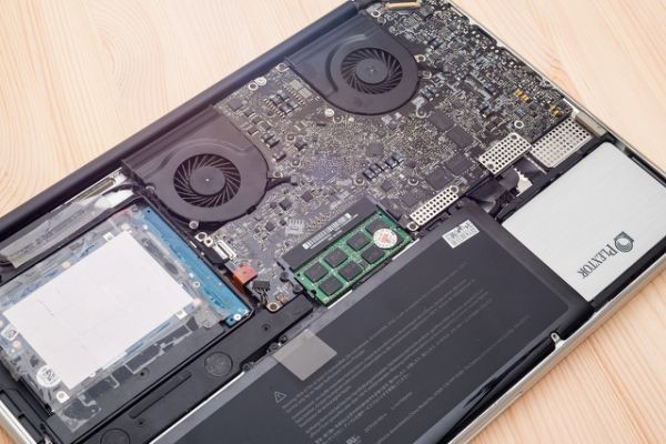 蘋果急診室] 老MacBook Pro 再戰好幾年！電池、觸控板、風扇自己換超省