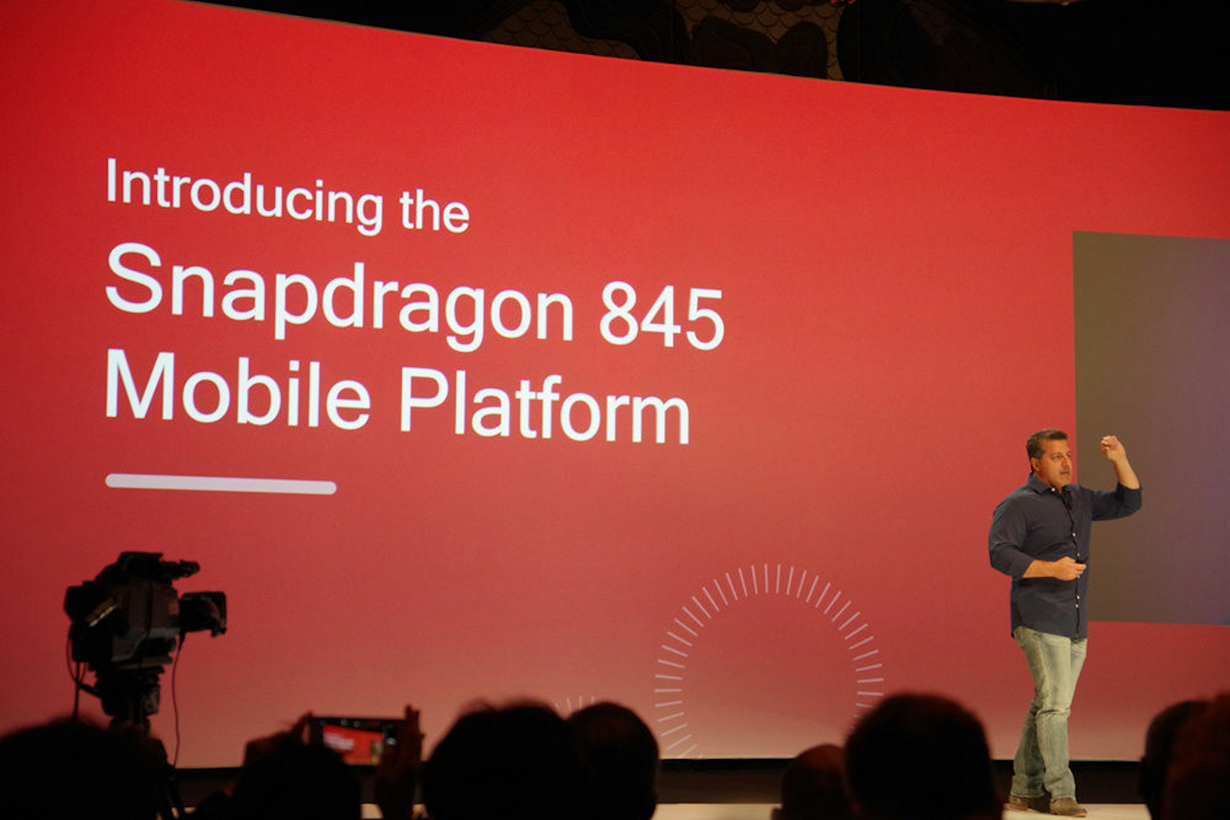是高通 Snapdragon 技術大會主題演講，以 Windows 10 筆電、與 AMD 合作與三星生產的 Snapdragon 845 為大會重點這篇文章的第11圖