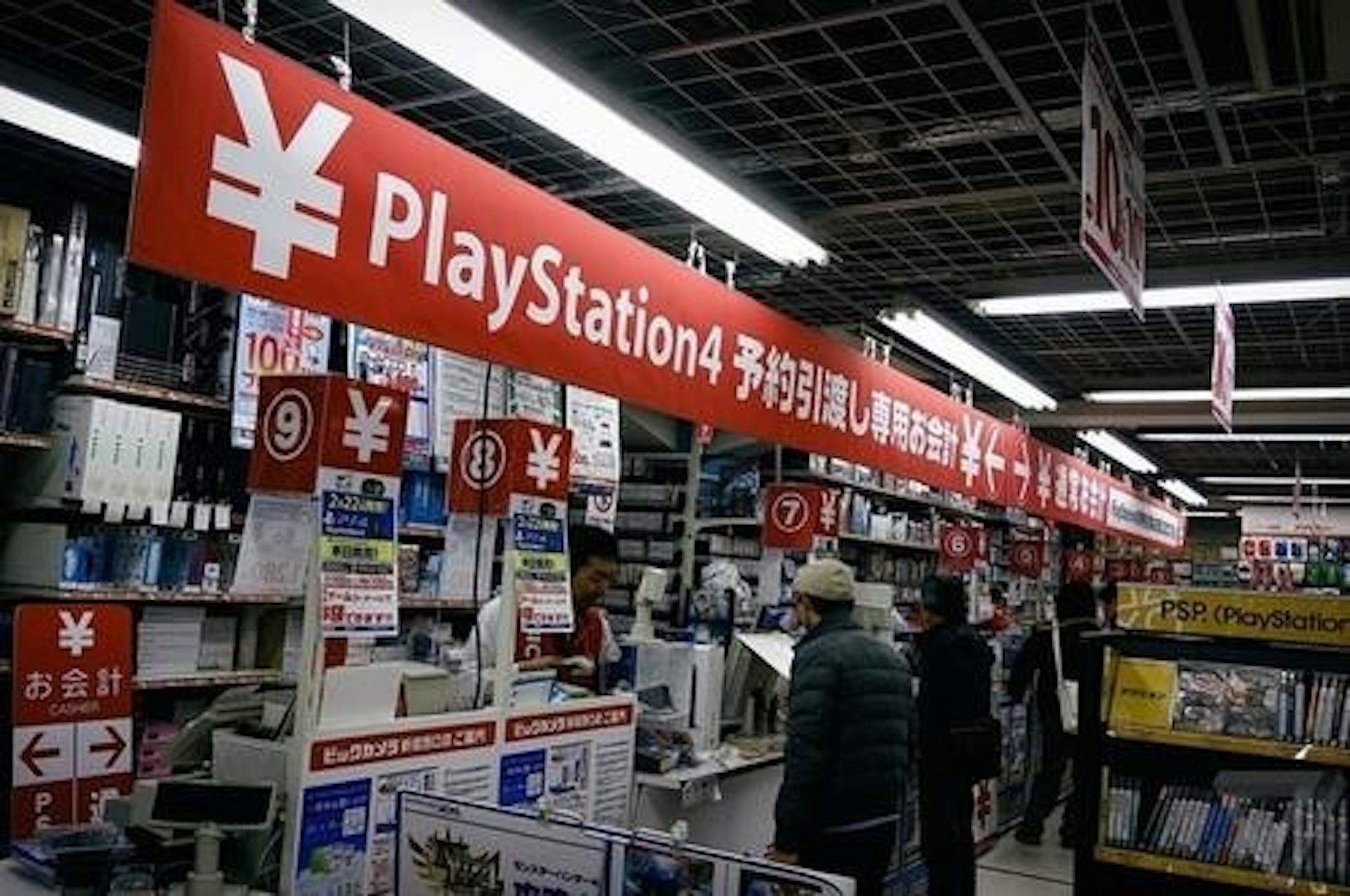 是PS4 日本首賣前兩日銷售量逾 32 萬組這篇文章的首圖