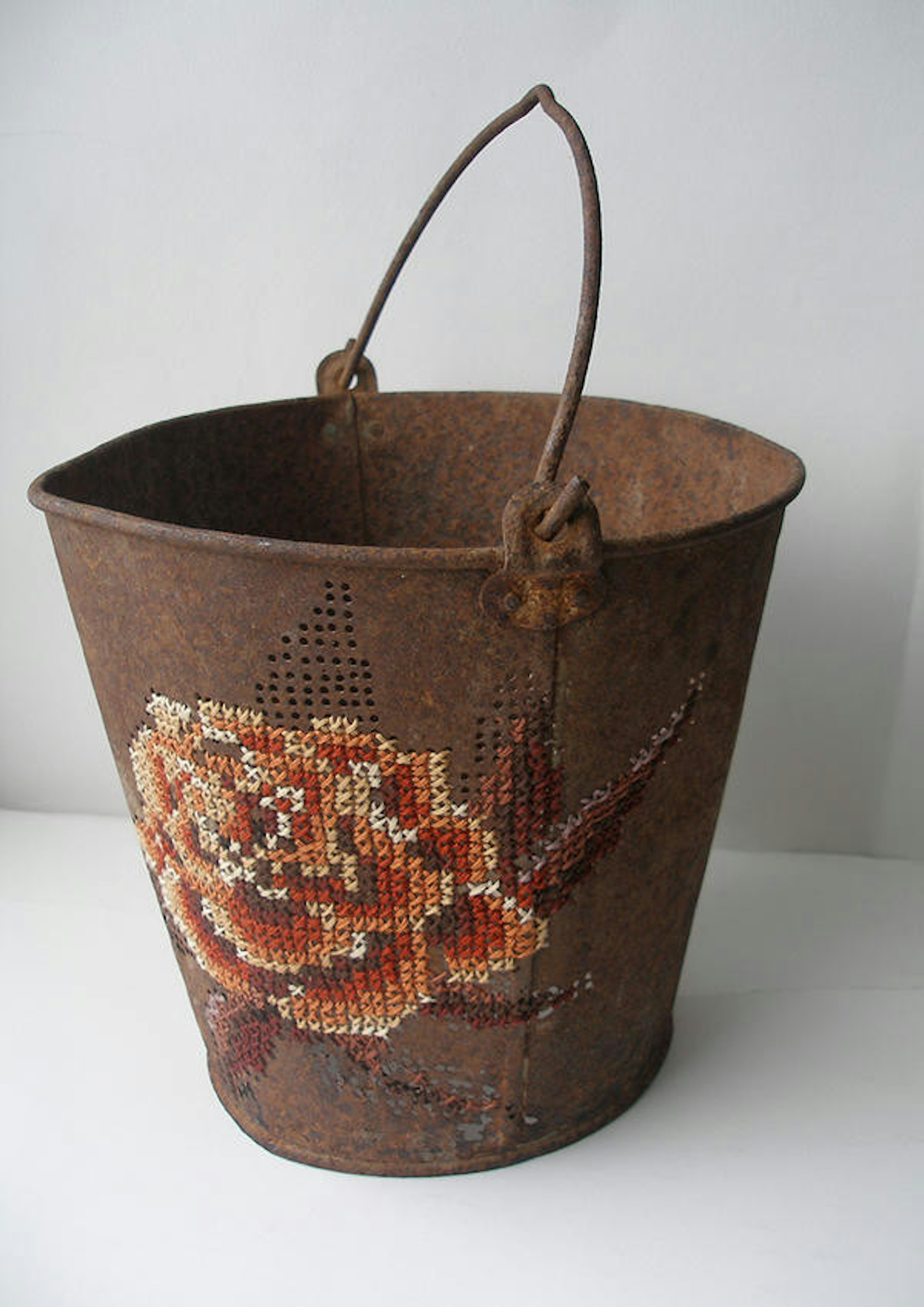 是當傳統刺繡工夫遇上硬派金屬這篇文章的首圖