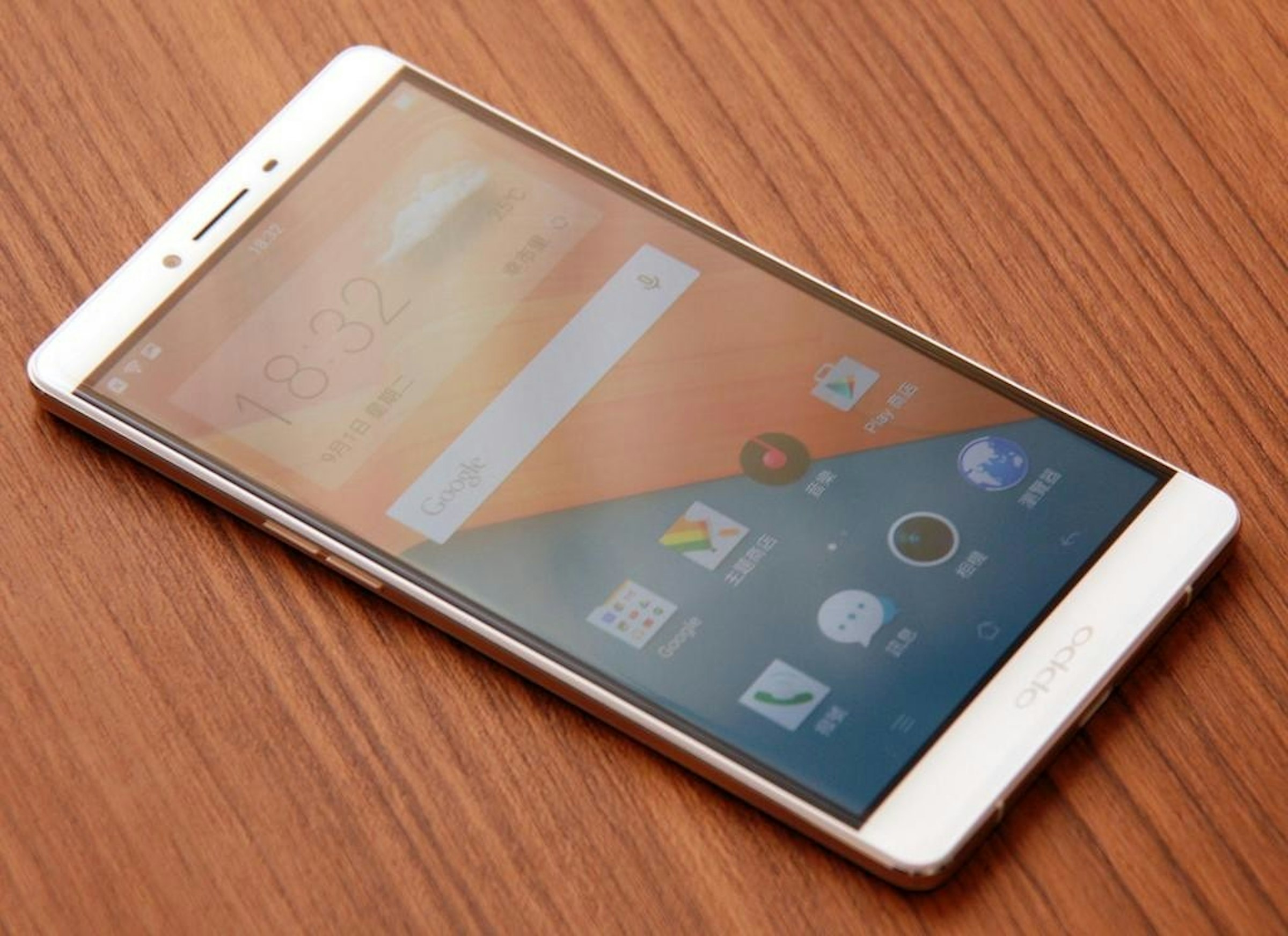 是OPPO R7 Plus 旗艦級規格、重拍照細節、最推薦的 6 吋大螢幕手機這篇文章的首圖