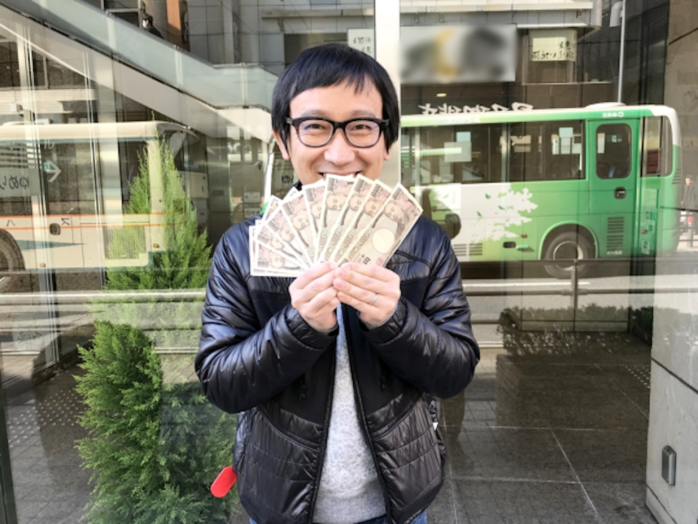 是中二老闆惡整員工，年終全都換成硬幣的下場是…這篇文章的第1圖