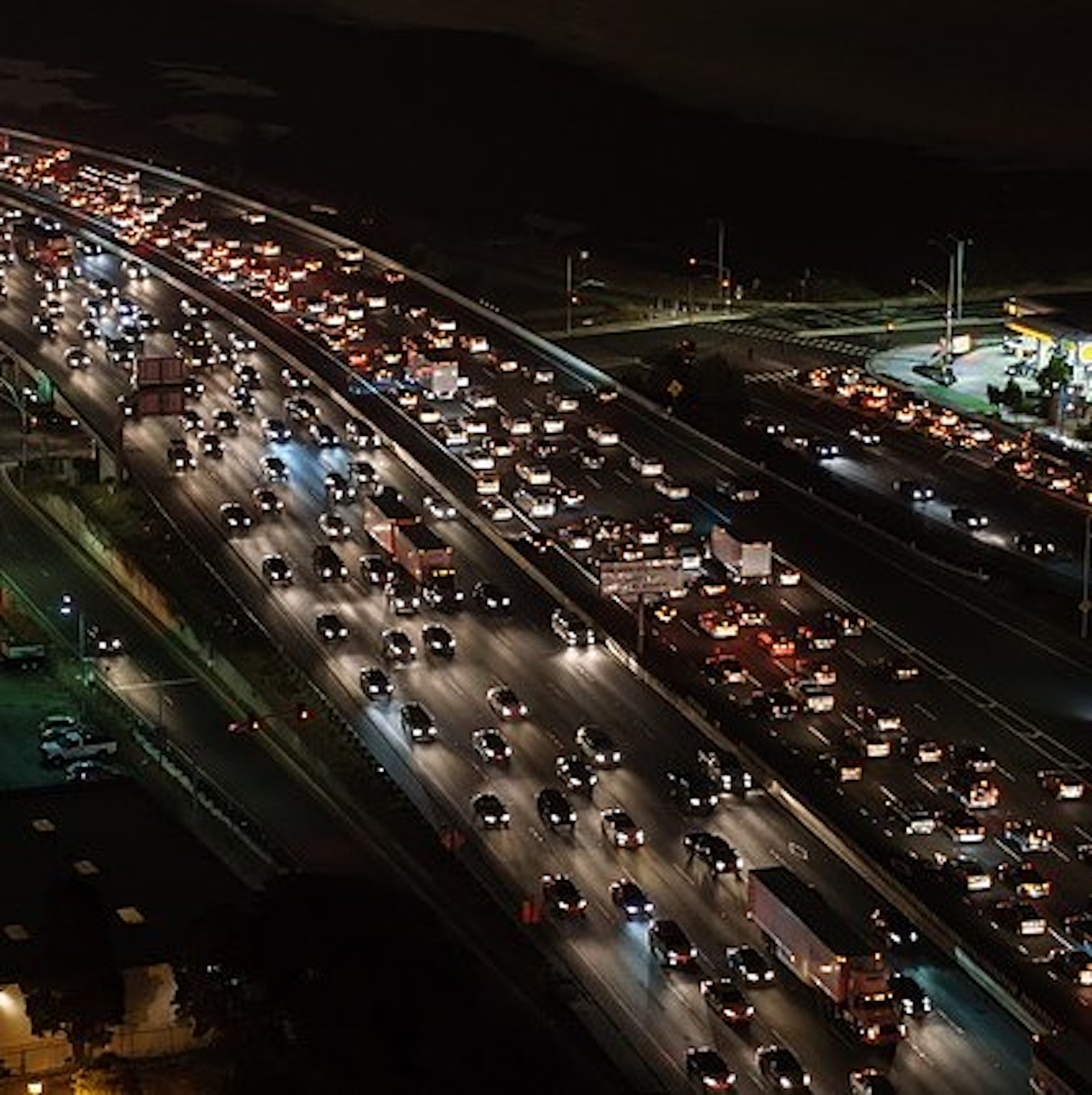 是相信嗎？有時龜速車反而能避免塞車這篇文章的首圖