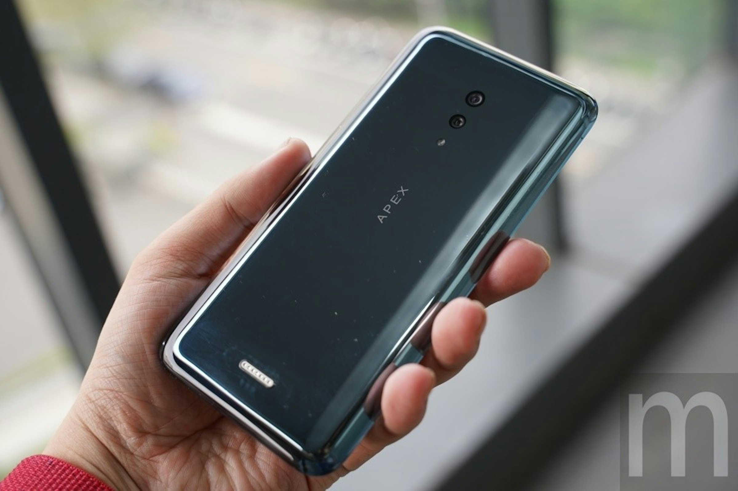是動眼看／以「水滴」理念打造、對應5G連的vivo第二款APEX概念手機這篇文章的首圖