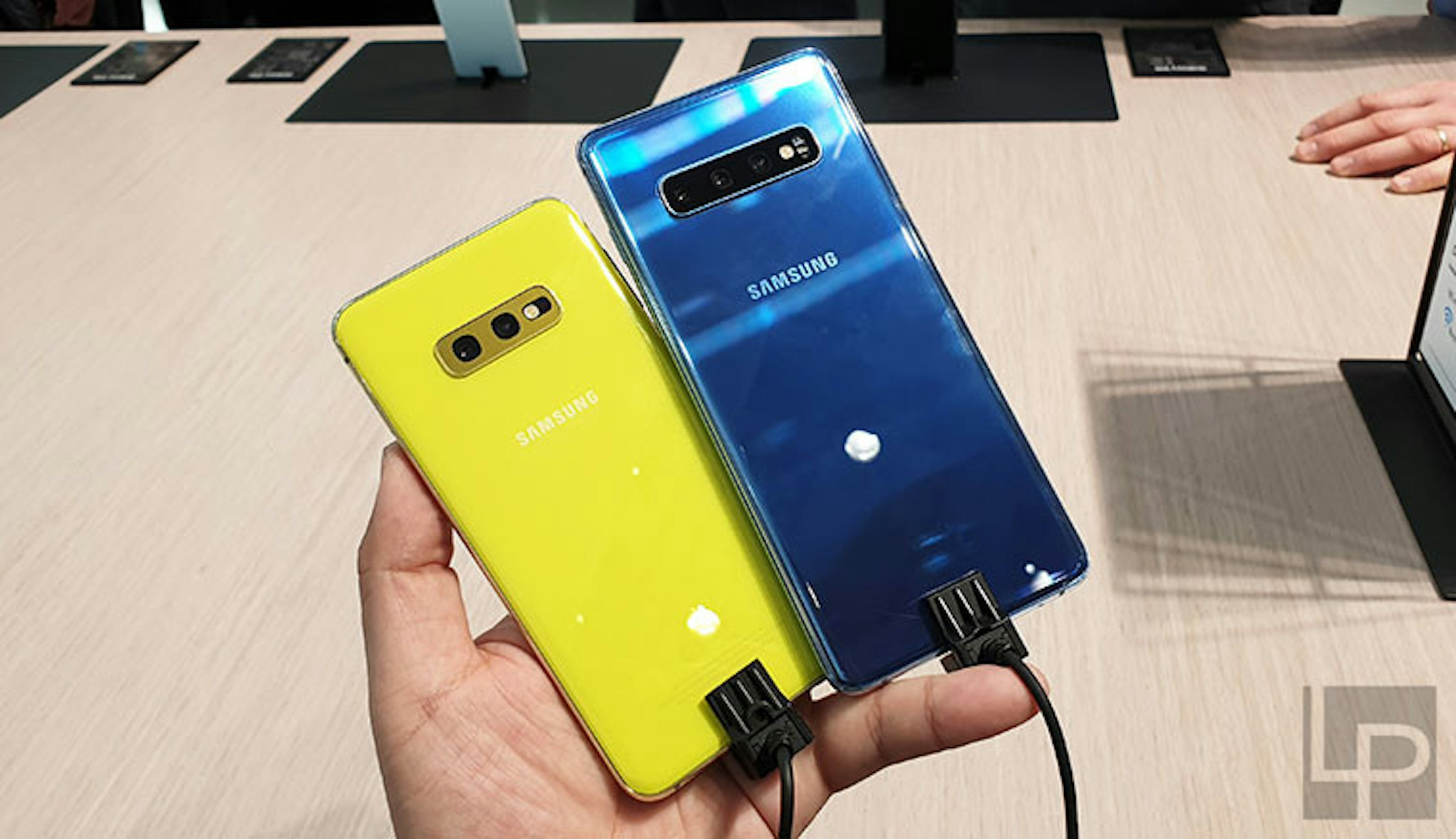 是想要嗎？台灣暫時沒有的三星S10 / S10+ / S10e黃、藍色款式動眼看這篇文章的首圖