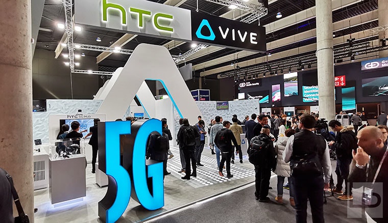 是HTC展出5G mobile smart hub行動基地台與具備6DoF控制器的VIVE Focus Plus一體機這篇文章的首圖