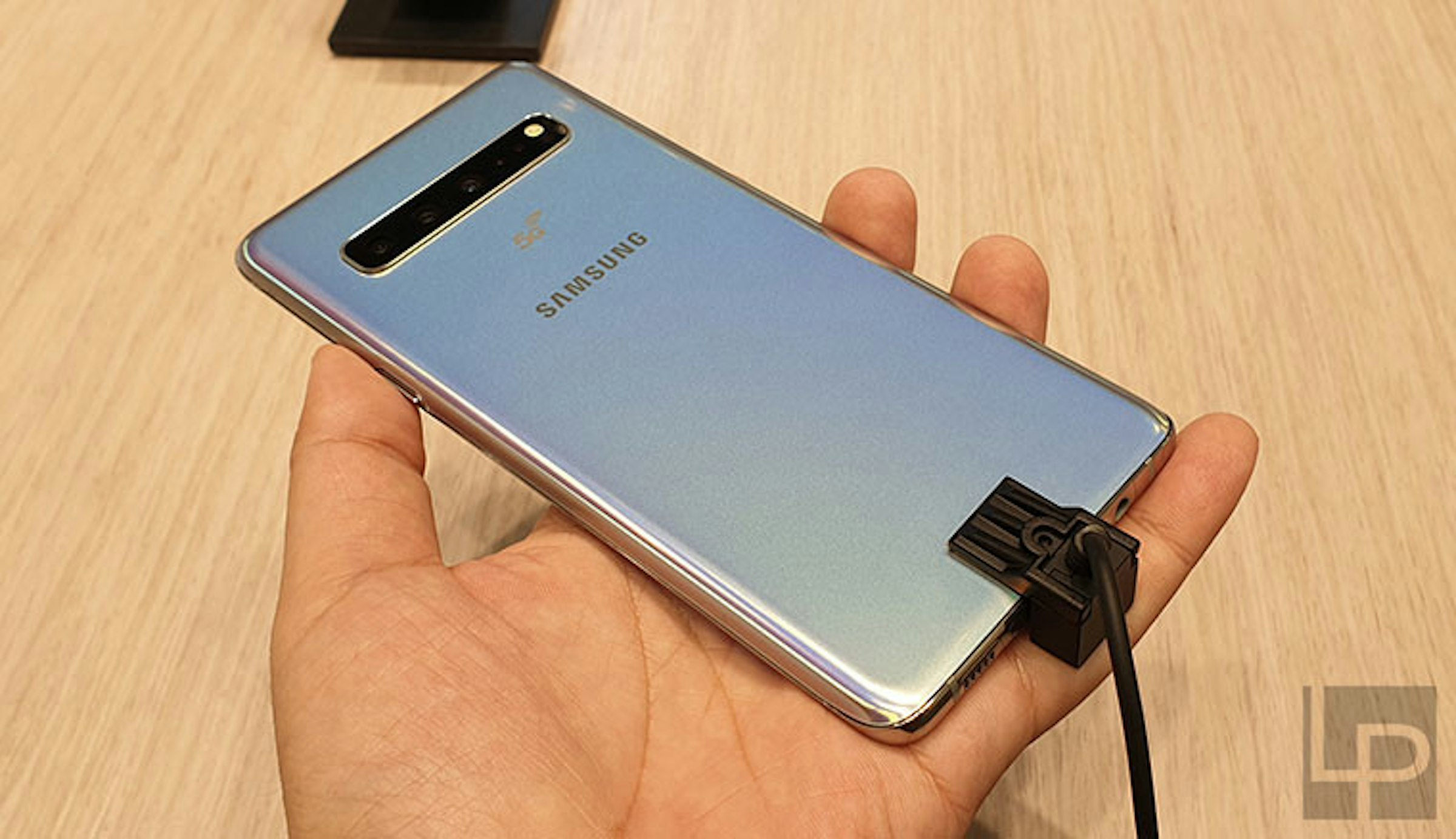是前後七鏡頭、更大螢幕、5G網路！Samsung Galaxy S10 5G動手玩這篇文章的首圖