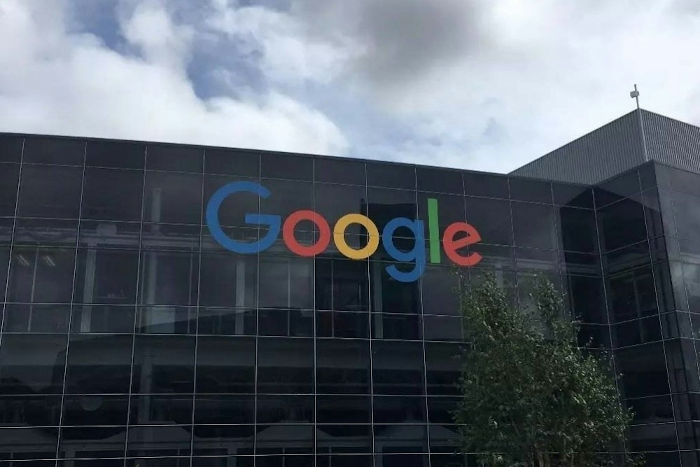 是蘋果也撤銷Google的企業開發者證書，但後者隨即進行調整這篇文章的首圖